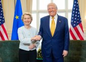 El presidente de la Comisión Europea, Ursula von der Leyen, y el mandatario estadounidense, Donald Trump.