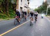 El colombiano Rigoberto Urán (derecha) recorrió las rutas de Quito durante la tercera edición del Giro de Rigo en Ecuador.