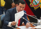 En octubre del 2023, Ferdinan Álvarez oficializó su salida de la Revolución Ciudadana y pasó a formar parte de ADN.