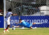 Edson Reséndez el arquero de Aucas fue la figura en los penales.