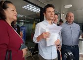 Wilson Merino entrega al CNE la propuesta ciudadana para fortalecer la seguridad local.