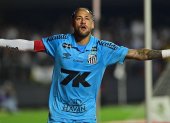 Neymar encaminó la victoria del Santos 3-1 ante Juventude.