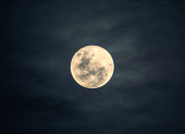 La Luna del Esturión iluminará el cielo ecuatoriano tras el atardecer del 8 de agosto.