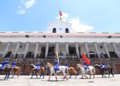 La Plaza Grande, escenario del tradicional cambio de guardia