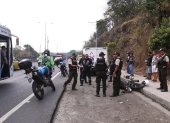 Personal policial y de tránsito acudió al sitio del accidente, en la vía Perimetral.
