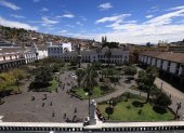 Una vista panorámica de la Plaza Grande, en el Centro Histórico de Quito.