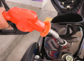 Gasolina Extra y Ecopaís suben a $ 2,75 por galón con el nuevo esquema de precios del Gobierno.