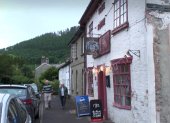 Fachada del pub Radnor Arms, en el pueblo de New Radnor, en el sur de Gales.