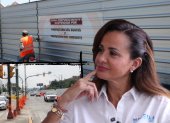 La prefecta Marcela Aguiñaga señaló que la paralización de los pasos elevados ha provocado tráfico y malestar entre los ciudadanos, aunque aclaró que esta situación no fue intencional por parte de la Prefectura.
