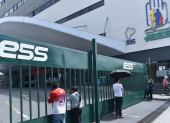 En el Hospital del IESS, del sur de Quito, donde pacientes esperan para acceder al servicio.