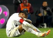 Neymar Jr. no aguantó y terminó sentado en la cancha llorando tras el 6-0 ante el Vasco da Gama por el Campeonato Brasileño.