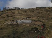 En las faldas de volcán Ilaló, incluso cada vez más arriba, se siguen levantando construcciones.