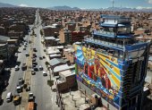 Esta vista aérea muestra un edificio conocido como "Cholets" en El Alto, departamento de La Paz, Bolivia, el 14 de agosto de 2025.