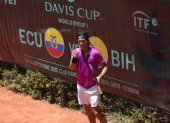 Rivadeneira venció al manabita Ángel Véliz en tres intensos sets: 6-4, 3-6, 6-3.