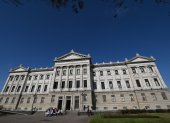 Símbolo labrado en mármol de una de las pocas democracias plenas del mundo, el Palacio Legislativo uruguayo.
