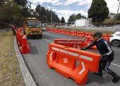 Las barreras jersey se colocaron a lo largo de la av. Simón Bolívar.