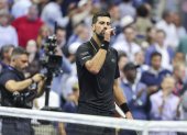 Djokovic festeja luego de sufrir  para vencer a Fritz (# 4) por 6-3, 7-5, 3-6 y 6-4.