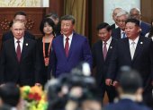 Los presidentes de China, Xi Jinping (C), Rusia, Vladímir Putin (I), y Corea del Norte, Kim Jong-un, este miércoles en Pekín.