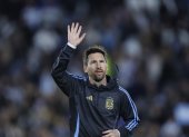 Previo al duelo de Argentina y Venezuela, Lionel Messi saludó a la hinchada.