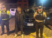 En otro operativo en Calderón, la Policía aprehendió a un hombre con antecedentes penales y se recuperó un vehículo reportado como robado.