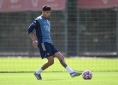 Piero Hincapié en su primer entrenamiento con Arsenal este jueves 11 de septiembre.