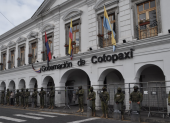 La Gobernación de Cotopaxi se mantiene bajo resguardo policial y militar.