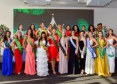 Las aspirantes junto a Gisselle Rosales, Miss Ecuador 2025