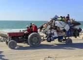 Miles de personas se desplazan desde la ciudad de Gaza hacia el sur de la Franja de Gaza.