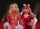 Sabrina Carpenter y Miss Piggy.