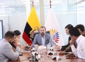 El vicepresidente de la mesa legislativa, Diego Franco, se encarga de la presidencia de Centeno.