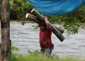 Cotidianidad. Salir a pescar al río, cazar y recolectar madera al bosque, es parte de las costumbres ancestrales de los chachis.