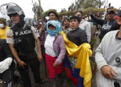 Los indígenas y miembros de organizaciones sociales mantiene bloqueos en diversas vías.