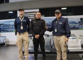 Migración Colombia expulsó al criminal ecuatoriano alias Fede desde el Aeropuerto El Dorado de Bogotá.