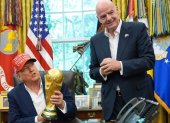 Donal Trump (I) y Gianni Infantino reunidos en la Casa Blanca a vísperas del Mundial 2026.