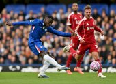 Chelsea"s Ecuadorian midfielder #25 Moises Caicedo scores the team"s first goal during the English Premier League football match between Chelsea and Liverpool at Stamford Bridge in London on October 4, 2025. (Photo by Glyn KIRK / AFP) / RESTRICTED TO EDITORIAL USE. NO USE WITH UNAUTHORIZED AUDIO, VIDEO, DATA, FIXTURE LISTS, CLUB/LEAGUE LOGOS OR "LIVE" SERVICES. ONLINE IN-MATCH USE LIMITED TO 120 IMAGES. AN ADDITIONAL 40 IMAGES MAY BE USED IN EXTRA TIME. NO VIDEO EMULATION. SOCIAL MEDIA IN-MATCH USE LIMITED TO 120 IMAGES. AN ADDITIONAL 40 IMAGES MAY BE USED IN EXTRA TIME. NO USE IN BETTING PUBLICATIONS, GAMES OR SINGLE CLUB/LEAGUE/PLAYER PUBLICATIONS. /