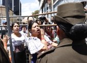 Comunidad. Varios familiares de los otavaleños detenidos protestaron Quito, para pedir su liberación.