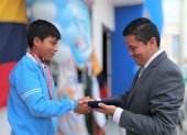 Estudiante de Salcedo gana medalla de oro en Olimpiada de Matemáticas en Perú.