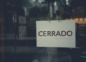Una empresa puede usar la figura de fuerza mayor para suspender o terminar contratos laborales.