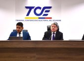 El juez electoral Patricio Maldonado (segundo desde la derecha) fue quien moduló la sentencia y aplicó el principio de favorabilidad para Franco Loor y Verduga.