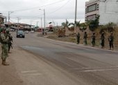 Los militares custodian varias vías del país para evitar los cierres de carreteras debido al paro nacional de la Conaie, el cual cumple 30 días este 21 de octubre de 2025.
