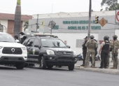 La policía Nacional acordonó la zona donde se encuentre el vehículo abandono.