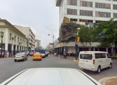 El cierre vial se dio en 9 de Octubre y José de Antepara, centro de Guayaquil, donde hay una dependencia de Fiscalía.