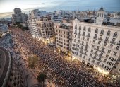 FOTODELDIA VALÈNCIA, 25/10/2025.-Vista de la duodécima manifestación bajo el lema "Mazón dimissió" contra la gestión de la dana que hizo el president de la Generalitat, Carlos Mazón, este sábado el centro de València, para exigir "responsabilidades y justicia", cuando está a punto de cumplirse el primer aniversario de la catástrofe que dejó 229 víctimas mortales en la provincia de Valencia el 29 de octubre de 2024.- EFE/ Biel Aliño
