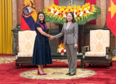 La vicepresidenta María José Pinto y su homóloga vietnamita, Võ Thị Ánh Xuân.