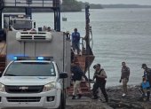 Autoridades y pescadores realizan patrullajes marítimos en Puerto Bolívar para localizar a los cuatro hombres desaparecidos.
