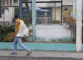 Se realizó un plantón en los exteriores de la unidad educativa.