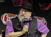 George R.R. Martin en la Convención Internacional de Cómics, impulsando la defensa de los derechos de autor contra el entrenamiento de la Inteligencia Artificial.