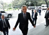 El expresidente de Argentina, Mauricio Macri (c), fue captado el pasado 23 de octubre a su llegada al Teatro Colón, en Buenos Aires.