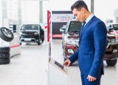 Empresarios de la línea automotriz apuntan a fortalecer el comercio electrónico.