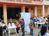 La UNE realizó en Guayaquil una consulta simbólica como inicio de la campaña por el No